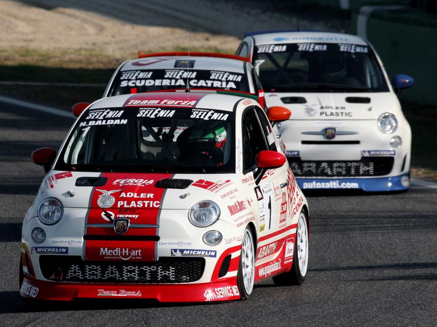  Abarth 500 Assetto Corse 2008 года  (фото 30 из 33)